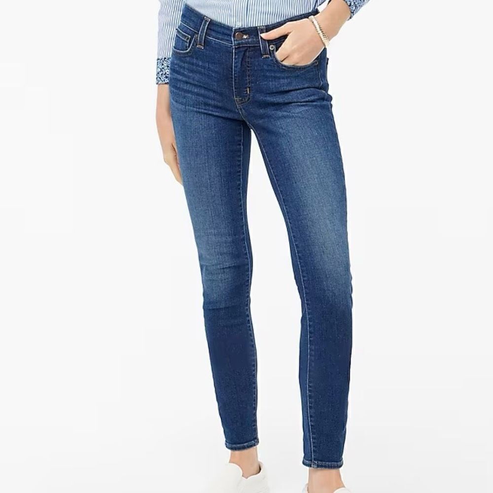 J. Crew 8"-rise skinny jean in signature stretch Size 27/28
